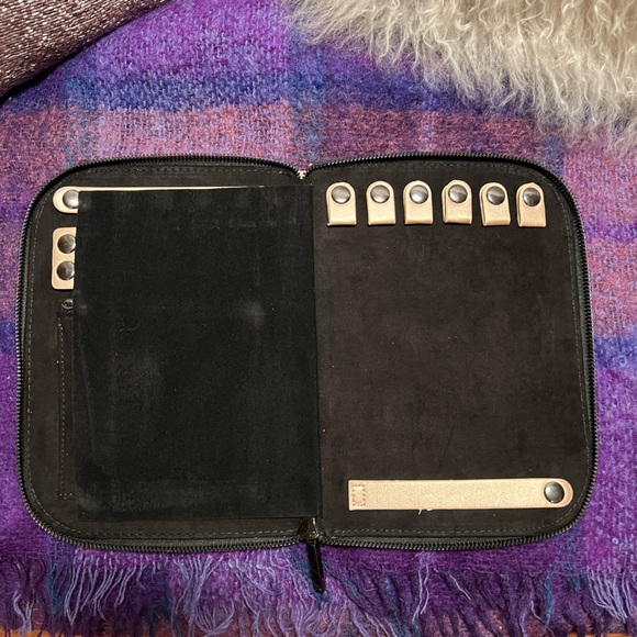 Halston gold jewelry travel case - Picture 4 of 4